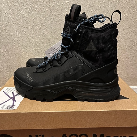 Nike ACG Gaiadome Gore-Tex Triple Black Sample - Picture 2 of 14